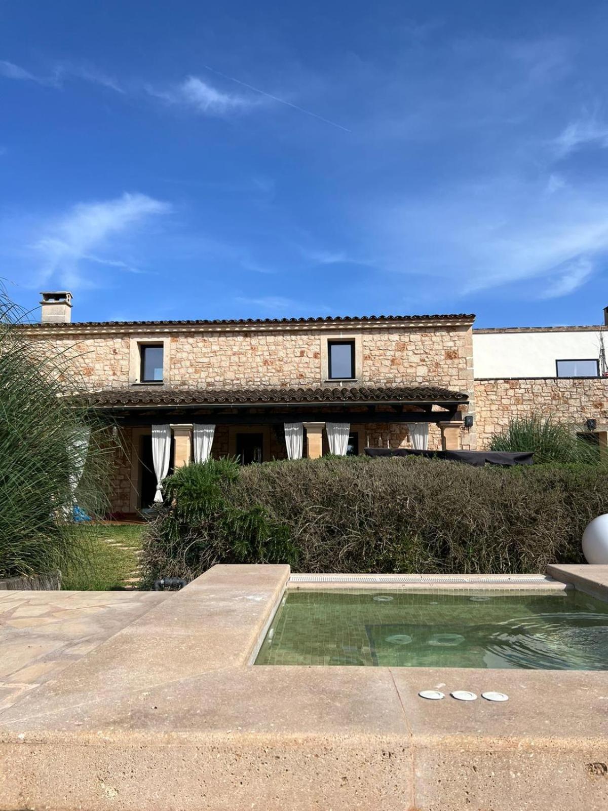 Mallorca 19 Km Montuiri Finca Gallo Negro Santanyi Campos Gesamte Unterkunft Social Media