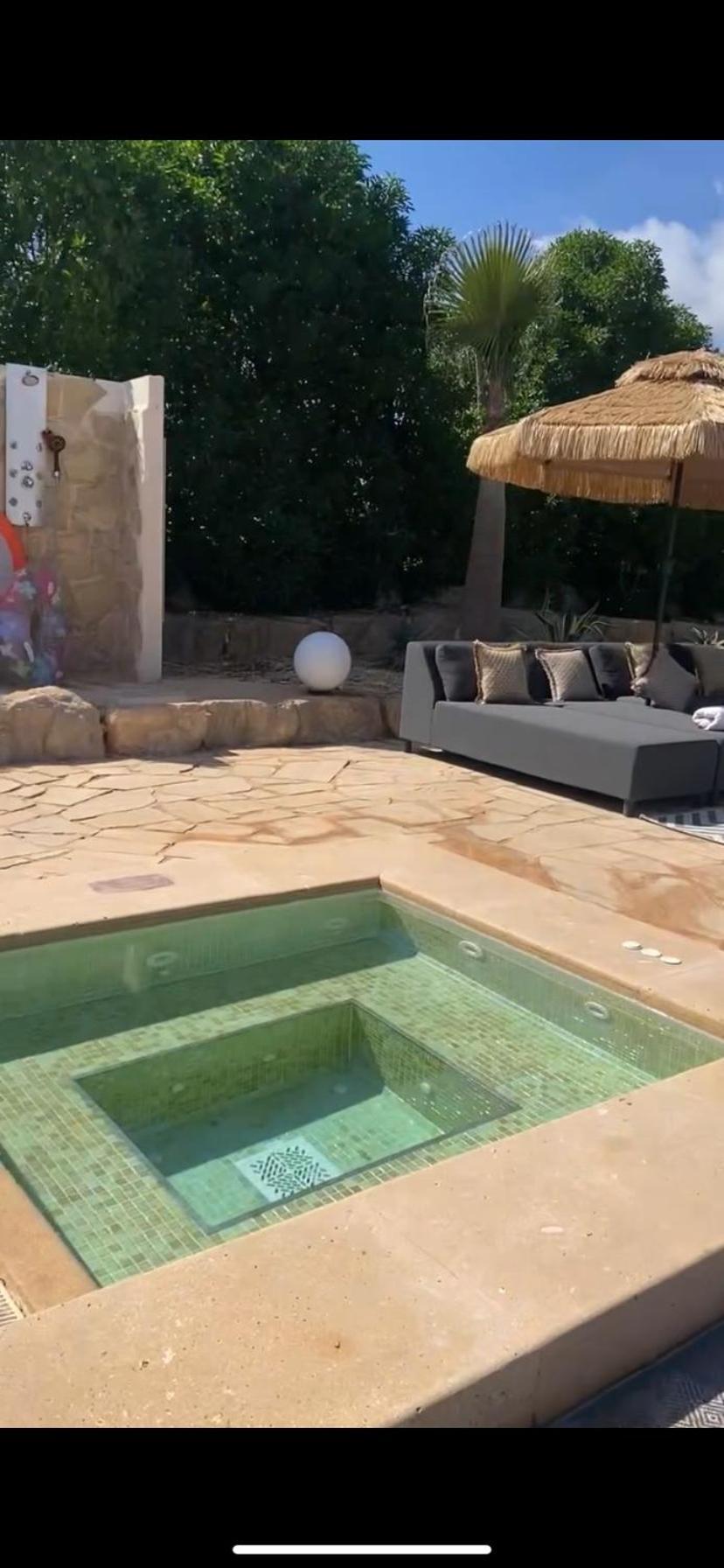 Mallorca 19 Km Montuiri Finca Gallo Negro Santanyi Campos Gesamte Unterkunft Social Media Villa